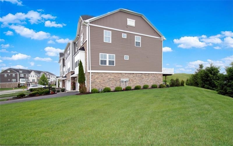 4040 Overview, Canonsburg, 15317, 3 Bedrooms Bedrooms, 9 Rooms Rooms,2.1 BathroomsBathrooms,Residential,For Sale,Overview,1750699