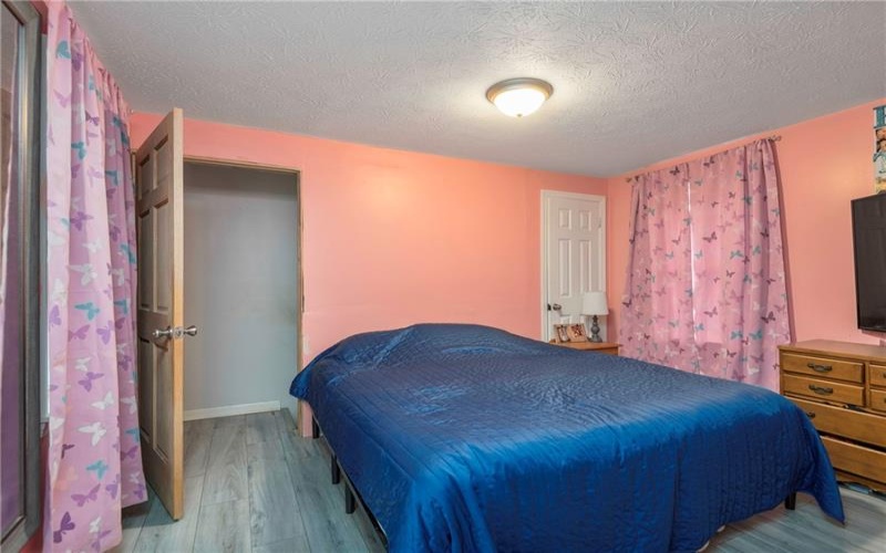 430 1/2 Glass Alley, Houston, 15342, 2 Bedrooms Bedrooms, 5 Rooms Rooms,1 BathroomBathrooms,Residential,For Sale,Glass Alley,1749359