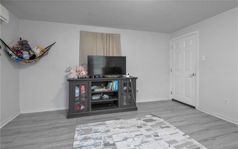 430 1/2 Glass Alley, Houston, 15342, 2 Bedrooms Bedrooms, 5 Rooms Rooms,1 BathroomBathrooms,Residential,For Sale,Glass Alley,1749359