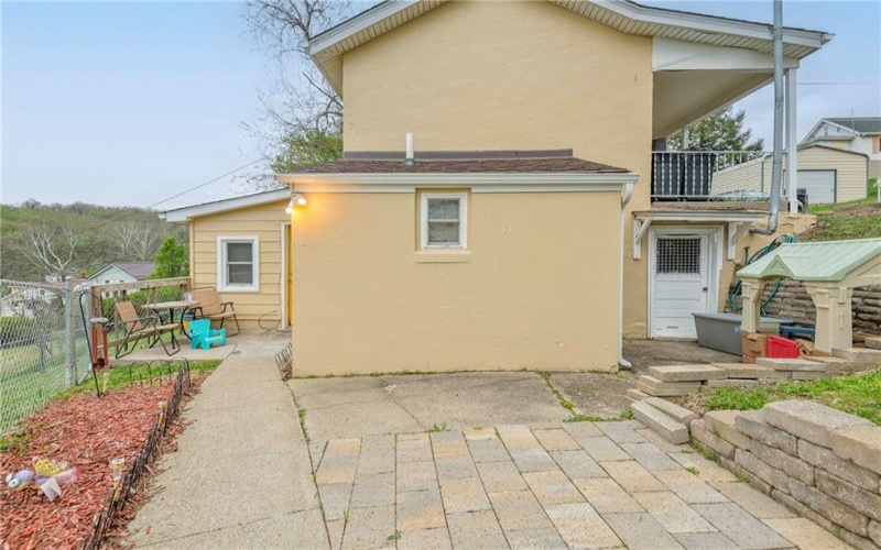 430 1/2 Glass Alley, Houston, 15342, 2 Bedrooms Bedrooms, 5 Rooms Rooms,1 BathroomBathrooms,Residential,For Sale,Glass Alley,1749359