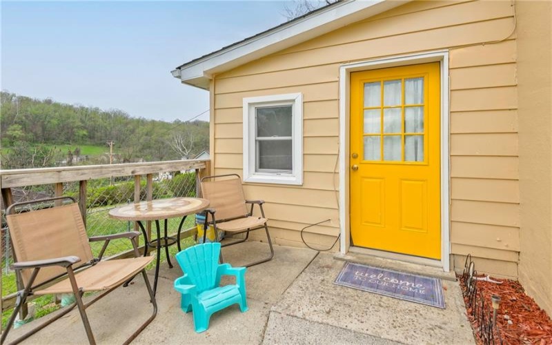 430 1/2 Glass Alley, Houston, 15342, 2 Bedrooms Bedrooms, 5 Rooms Rooms,1 BathroomBathrooms,Residential,For Sale,Glass Alley,1749359