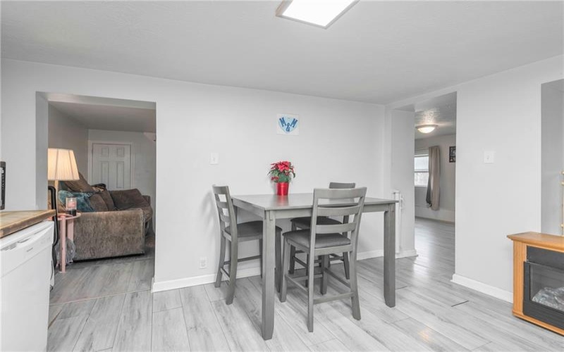 430 1/2 Glass Alley, Houston, 15342, 2 Bedrooms Bedrooms, 5 Rooms Rooms,1 BathroomBathrooms,Residential,For Sale,Glass Alley,1749359