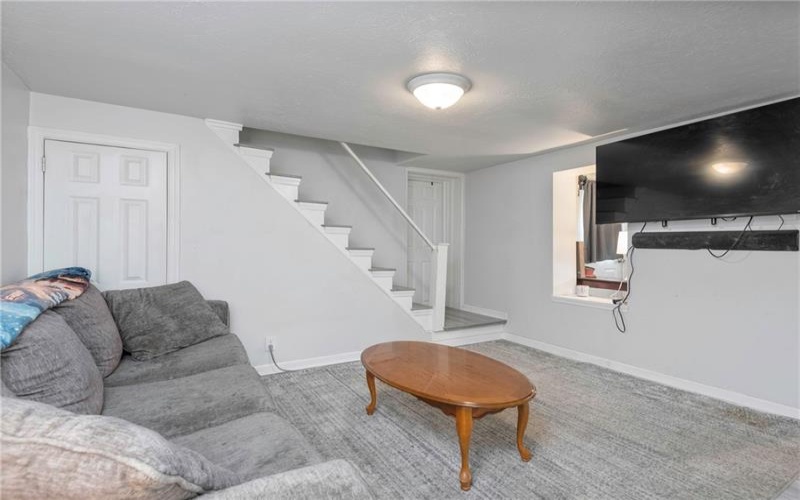 430 1/2 Glass Alley, Houston, 15342, 2 Bedrooms Bedrooms, 5 Rooms Rooms,1 BathroomBathrooms,Residential,For Sale,Glass Alley,1749359