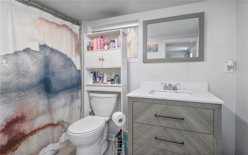 430 1/2 Glass Alley, Houston, 15342, 2 Bedrooms Bedrooms, 5 Rooms Rooms,1 BathroomBathrooms,Residential,For Sale,Glass Alley,1749359