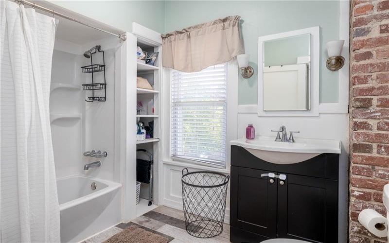 70 Katherine Ave, Washington, 15301, 3 Bedrooms Bedrooms, 8 Rooms Rooms,2 BathroomsBathrooms,Residential,For Sale,Katherine Ave,1750721