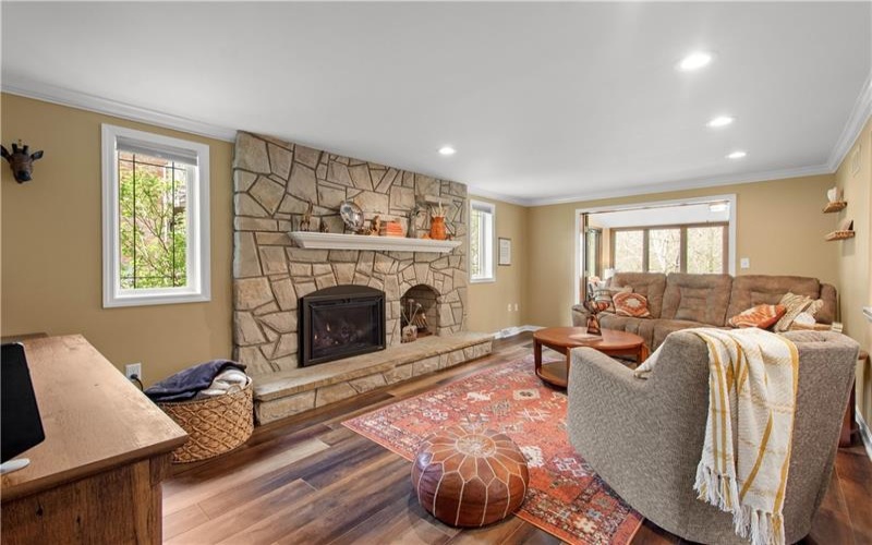 201 Hemlock Dr, McMurray, 15317, 4 Bedrooms Bedrooms, 12 Rooms Rooms,2.1 BathroomsBathrooms,Residential,For Sale,Hemlock Dr,1749380