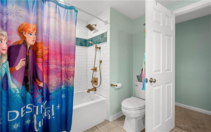 201 Hemlock Dr, McMurray, 15317, 4 Bedrooms Bedrooms, 12 Rooms Rooms,2.1 BathroomsBathrooms,Residential,For Sale,Hemlock Dr,1749380