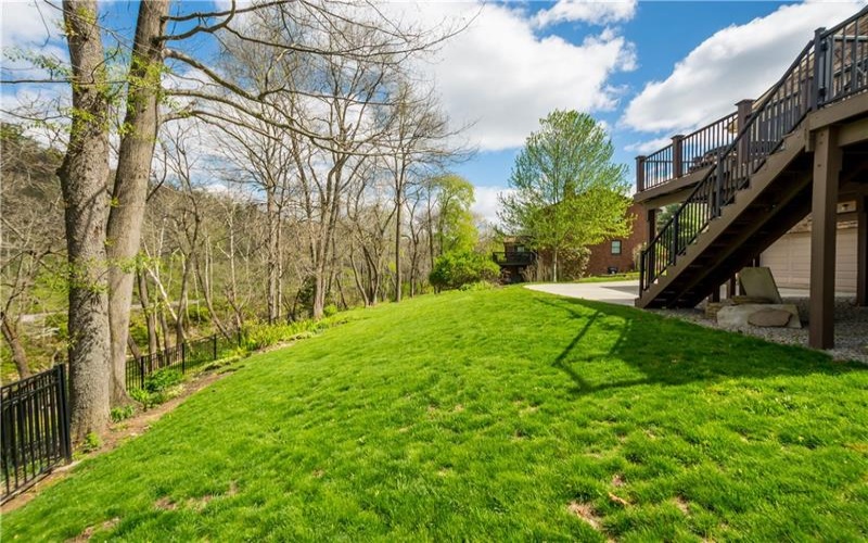 201 Hemlock Dr, McMurray, 15317, 4 Bedrooms Bedrooms, 12 Rooms Rooms,2.1 BathroomsBathrooms,Residential,For Sale,Hemlock Dr,1749380