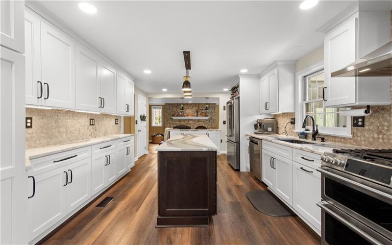 201 Hemlock Dr, McMurray, 15317, 4 Bedrooms Bedrooms, 12 Rooms Rooms,2.1 BathroomsBathrooms,Residential,For Sale,Hemlock Dr,1749380
