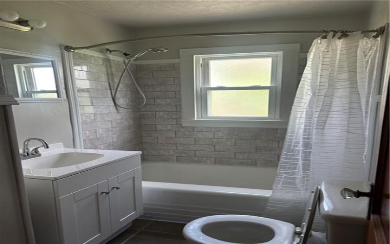 23 Cross St, Burgettstown, 15021, 2 Bedrooms Bedrooms, ,1 BathroomBathrooms,Residential,For Sale,Cross St,1749406