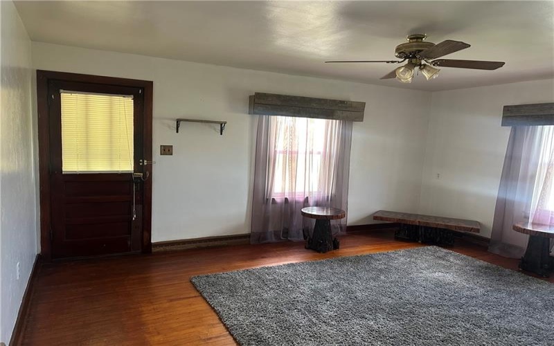 23 Cross St, Burgettstown, 15021, 2 Bedrooms Bedrooms, ,1 BathroomBathrooms,Residential,For Sale,Cross St,1749406