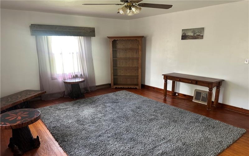 23 Cross St, Burgettstown, 15021, 2 Bedrooms Bedrooms, ,1 BathroomBathrooms,Residential,For Sale,Cross St,1749406
