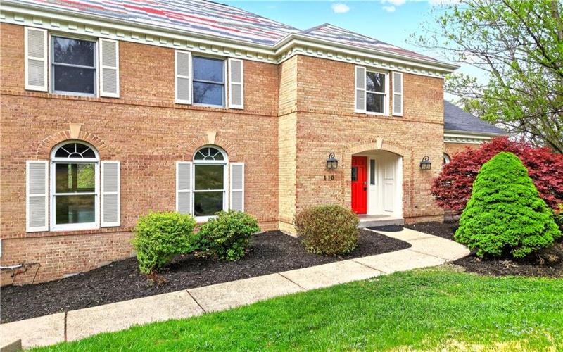 110 Royal Place, Canonsburg, 15317, 4 Bedrooms Bedrooms, 8 Rooms Rooms,2.1 BathroomsBathrooms,Residential,For Sale,Royal Place,1749421