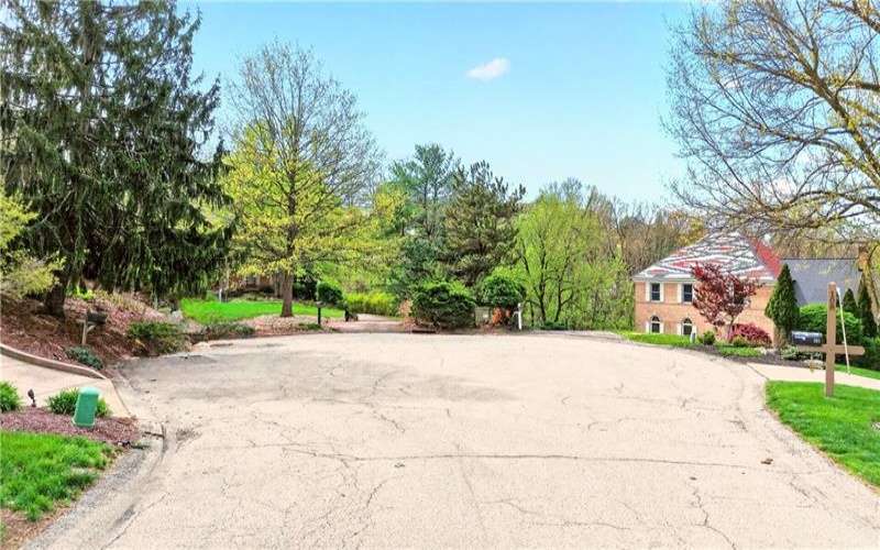 110 Royal Place, Canonsburg, 15317, 4 Bedrooms Bedrooms, 8 Rooms Rooms,2.1 BathroomsBathrooms,Residential,For Sale,Royal Place,1749421