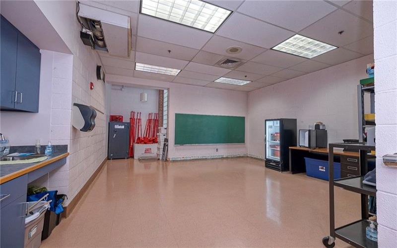 255 3rd St, New Kensington, 15068, ,Commercial-industrial-business,For Sale,3rd St,1749443