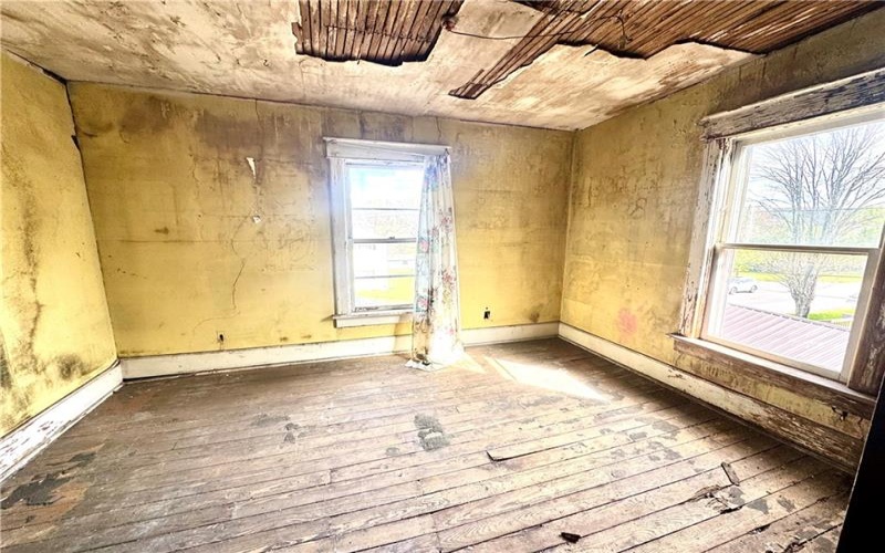 1011 Broadway Street, 15557, 15557, 3 Bedrooms Bedrooms, ,1 BathroomBathrooms,Residential,For Sale,Broadway Street,1749445