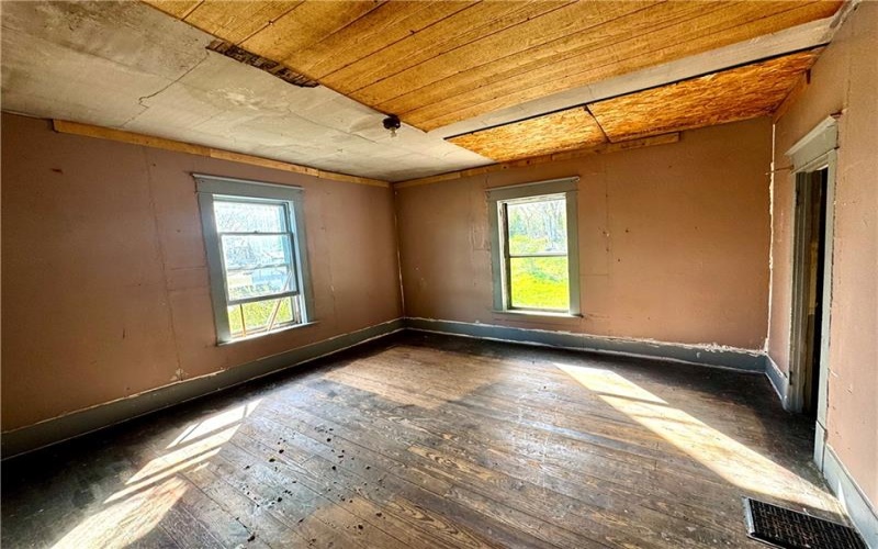 1011 Broadway Street, 15557, 15557, 3 Bedrooms Bedrooms, ,1 BathroomBathrooms,Residential,For Sale,Broadway Street,1749445