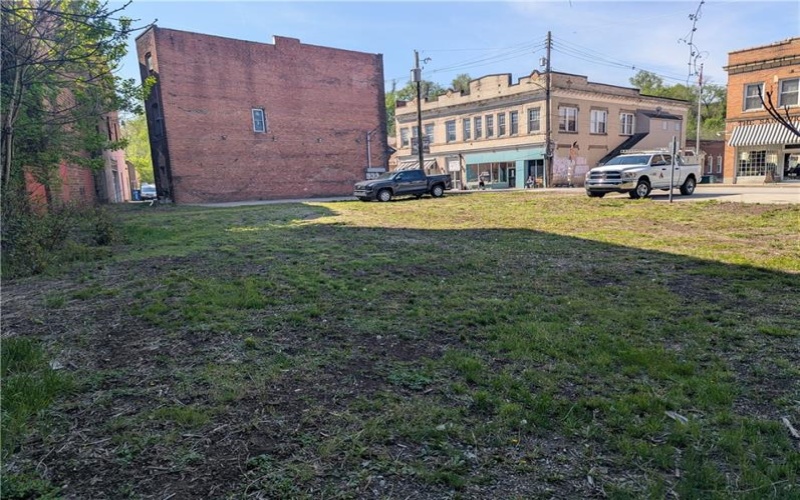107 Brownsville Ave, Brownsville, 15417, ,Commercial-industrial-business,For Sale,Brownsville Ave,1750877