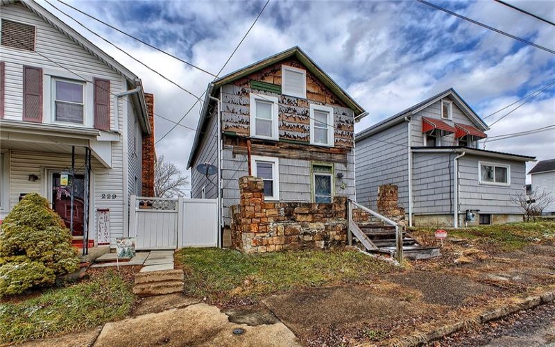227 Avenue A, Latrobe, 15650, 3 Bedrooms Bedrooms, ,1 BathroomBathrooms,Residential,For Sale,Avenue A,1750905