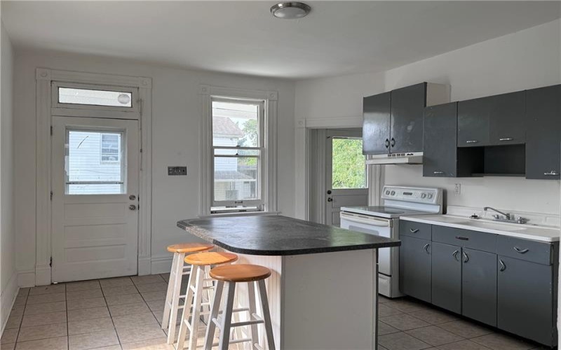 441 5th Street, Donora, 15033, 2 Bedrooms Bedrooms, ,1 BathroomBathrooms,Lease,For Rent,5th Street,1749496