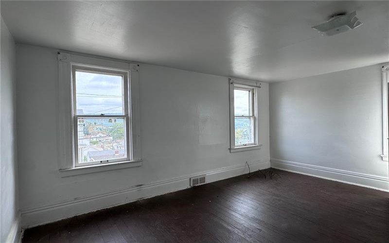 441 5th Street, Donora, 15033, 2 Bedrooms Bedrooms, ,1 BathroomBathrooms,Lease,For Rent,5th Street,1749496