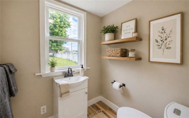 178 Lincoln St, Uniontown, 15401, 3 Bedrooms Bedrooms, 4 Rooms Rooms,2.1 BathroomsBathrooms,Residential,For Sale,Lincoln St,1750926