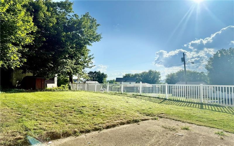 178 Lincoln St, Uniontown, 15401, 3 Bedrooms Bedrooms, 4 Rooms Rooms,2.1 BathroomsBathrooms,Residential,For Sale,Lincoln St,1750926