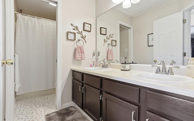 395 Jubilee DRIVE, Bridgeville, 15017, 3 Bedrooms Bedrooms, 8 Rooms Rooms,1.1 BathroomsBathrooms,Residential,For Sale,Jubilee,1750939