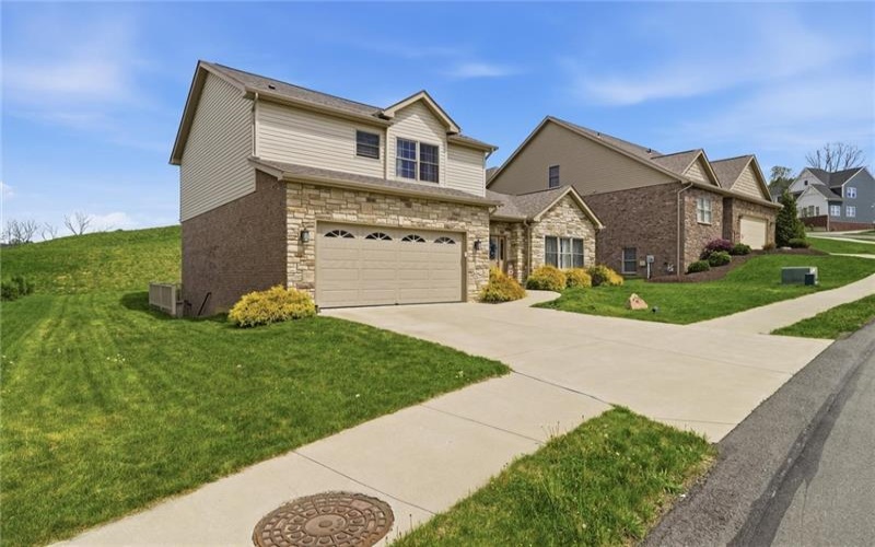 301 Juniper Way, McMurray, 15317, 3 Bedrooms Bedrooms, 12 Rooms Rooms,3.1 BathroomsBathrooms,Residential,For Sale,Juniper Way,1749529