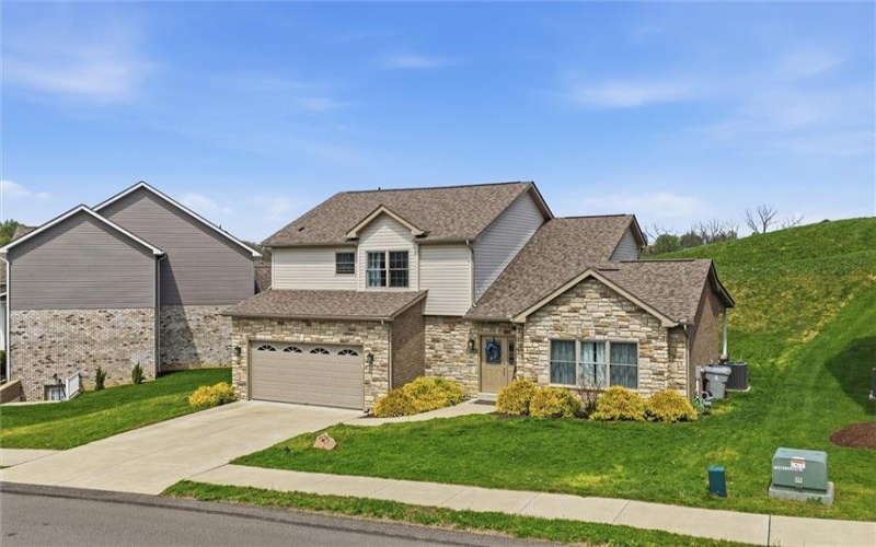 301 Juniper Way, McMurray, 15317, 3 Bedrooms Bedrooms, 12 Rooms Rooms,3.1 BathroomsBathrooms,Residential,For Sale,Juniper Way,1749529