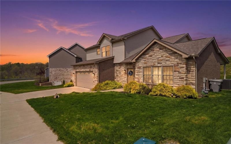 301 Juniper Way, McMurray, 15317, 3 Bedrooms Bedrooms, 12 Rooms Rooms,3.1 BathroomsBathrooms,Residential,For Sale,Juniper Way,1749529