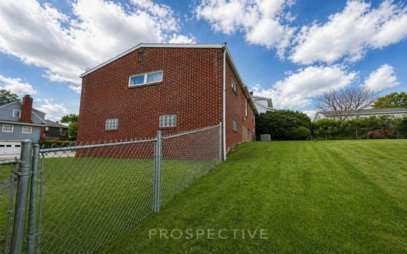 14 Hogsett St, Uniontown, 15401, 3 Bedrooms Bedrooms, ,1.1 BathroomsBathrooms,Residential,For Sale,Hogsett St,1749532