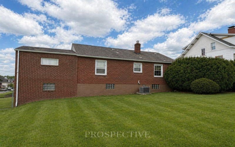 14 Hogsett St, Uniontown, 15401, 3 Bedrooms Bedrooms, ,1.1 BathroomsBathrooms,Residential,For Sale,Hogsett St,1749532