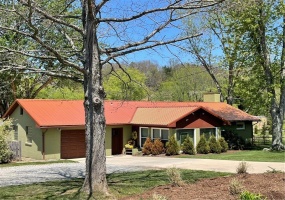 615 Westerly Lane, Ligonier, 15658, 4 Bedrooms Bedrooms, 10 Rooms Rooms,2.1 BathroomsBathrooms,Residential,For Sale,Westerly Lane,1750726