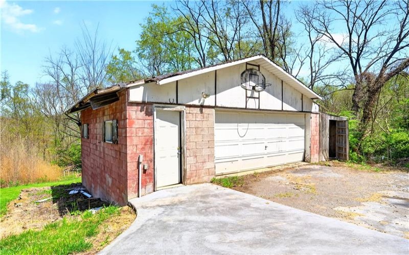 116 Dutchtown Rd, Herminie, 15637, 6 Bedrooms Bedrooms, 9 Rooms Rooms,2.1 BathroomsBathrooms,Residential,For Sale,Dutchtown Rd,1751047