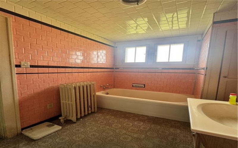 325 Crest Ave, Charleroi, 15022, 3 Bedrooms Bedrooms, ,1 BathroomBathrooms,Residential,For Sale,Crest Ave,1750561