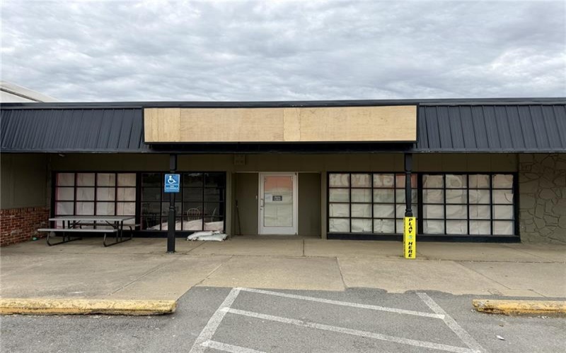 303 Barr St, Mc Donald, 15057, ,Lease,For Rent,Barr St,1751167