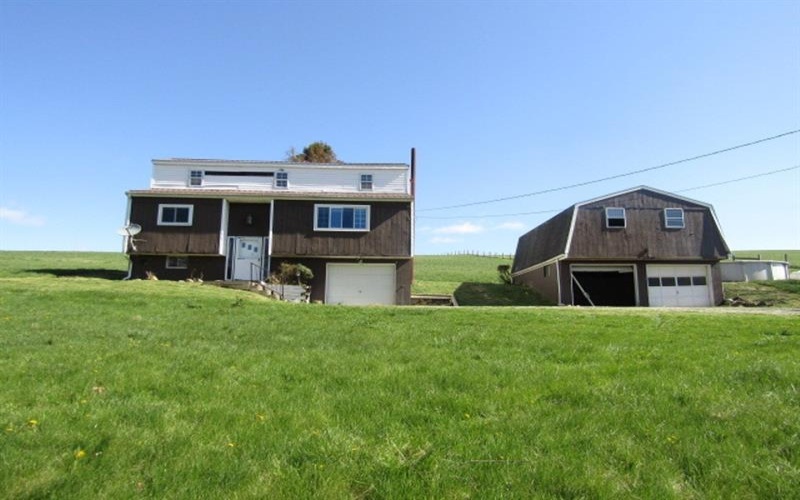 60 Bridge Rd, Prosperity, 15329, 4 Bedrooms Bedrooms, 9 Rooms Rooms,1 BathroomBathrooms,Residential,For Sale,Bridge Rd,1751179