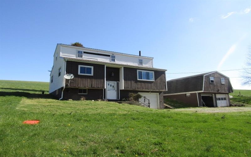 60 Bridge Rd, Prosperity, 15329, 4 Bedrooms Bedrooms, 9 Rooms Rooms,1 BathroomBathrooms,Residential,For Sale,Bridge Rd,1751179