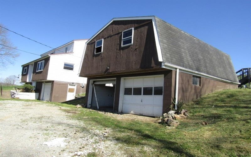 60 Bridge Rd, Prosperity, 15329, 4 Bedrooms Bedrooms, 9 Rooms Rooms,1 BathroomBathrooms,Residential,For Sale,Bridge Rd,1751179