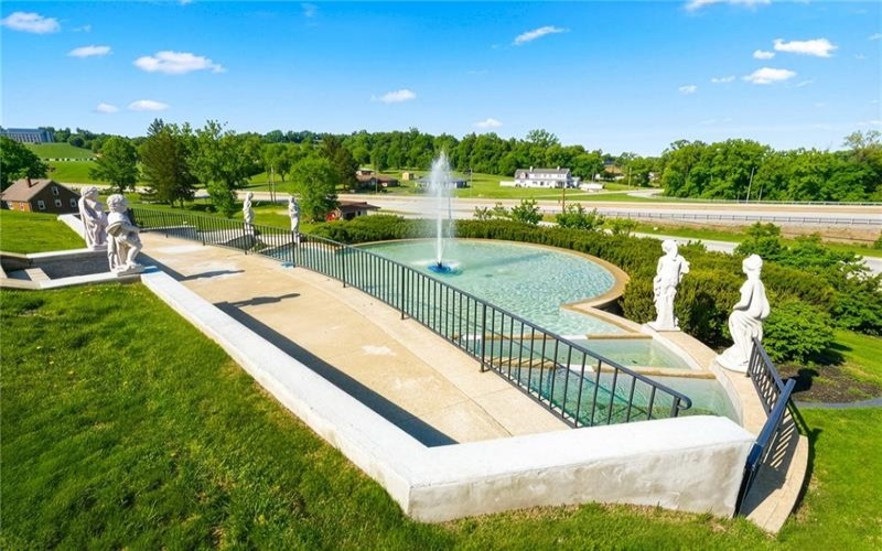 102 Peasant Village Ln, Rostraver, 15012, 5 Bedrooms Bedrooms, ,4 BathroomsBathrooms,Residential,For Sale,Peasant Village Ln,1751202