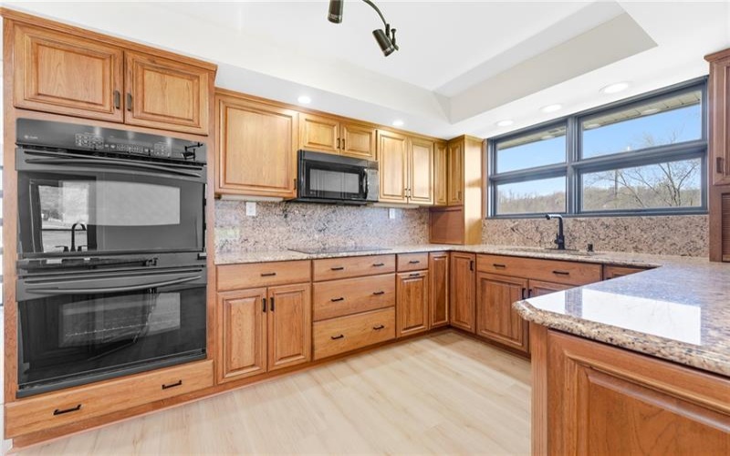 102 Peasant Village Ln, Rostraver, 15012, 5 Bedrooms Bedrooms, ,4 BathroomsBathrooms,Residential,For Sale,Peasant Village Ln,1751202