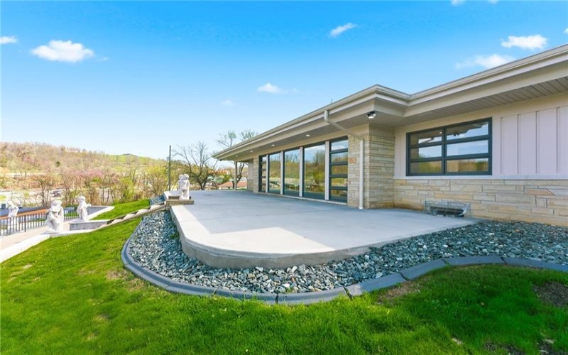 102 Peasant Village Ln, Rostraver, 15012, 5 Bedrooms Bedrooms, ,4 BathroomsBathrooms,Residential,For Sale,Peasant Village Ln,1751202