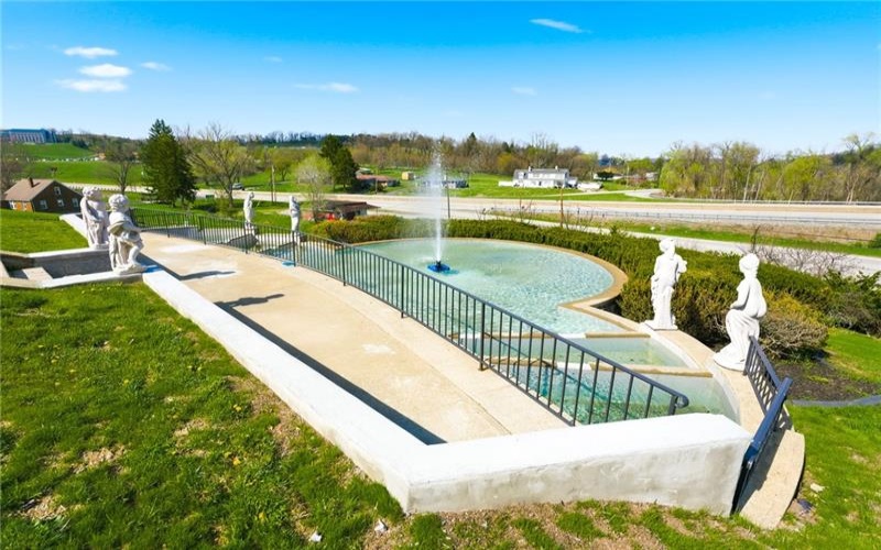 102 Peasant Village Ln, Rostraver, 15012, 5 Bedrooms Bedrooms, ,4 BathroomsBathrooms,Residential,For Sale,Peasant Village Ln,1751202