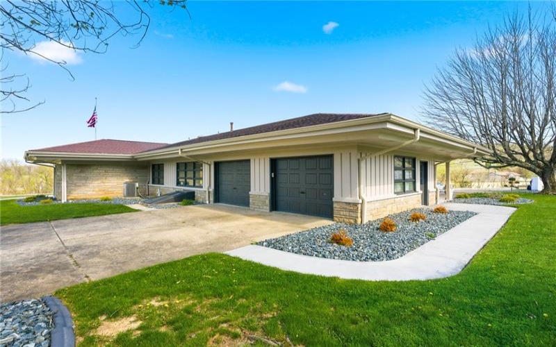 102 Peasant Village Ln, Rostraver, 15012, 5 Bedrooms Bedrooms, ,4 BathroomsBathrooms,Residential,For Sale,Peasant Village Ln,1751202