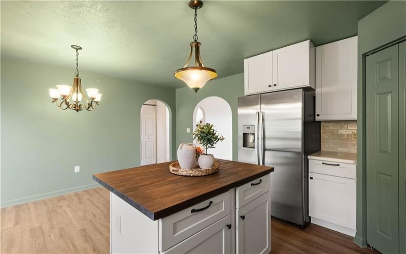 2007 Moccasin Dr, Washington, 15301, 3 Bedrooms Bedrooms, 7 Rooms Rooms,2.1 BathroomsBathrooms,Residential,For Sale,Moccasin Dr,1748250