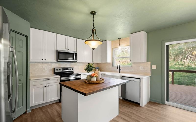 2007 Moccasin Dr, Washington, 15301, 3 Bedrooms Bedrooms, 7 Rooms Rooms,2.1 BathroomsBathrooms,Residential,For Sale,Moccasin Dr,1748250