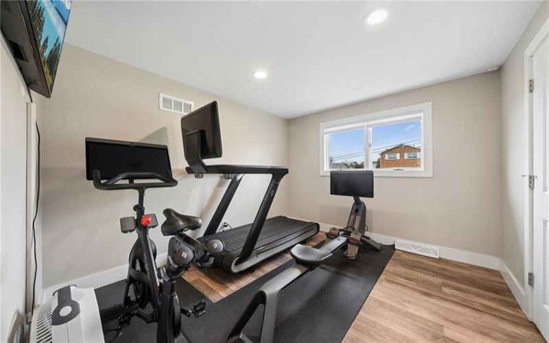 641 Longvue Dr, Houston, 15342, 3 Bedrooms Bedrooms, 9 Rooms Rooms,3 BathroomsBathrooms,Residential,For Sale,Longvue Dr,1748532