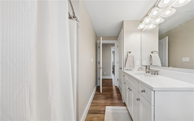 641 Longvue Dr, Houston, 15342, 3 Bedrooms Bedrooms, 9 Rooms Rooms,3 BathroomsBathrooms,Residential,For Sale,Longvue Dr,1748532