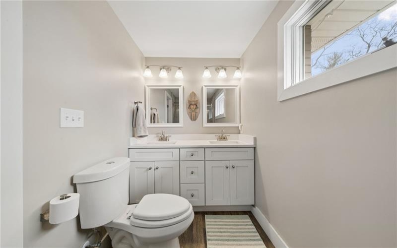 641 Longvue Dr, Houston, 15342, 3 Bedrooms Bedrooms, 9 Rooms Rooms,3 BathroomsBathrooms,Residential,For Sale,Longvue Dr,1748532